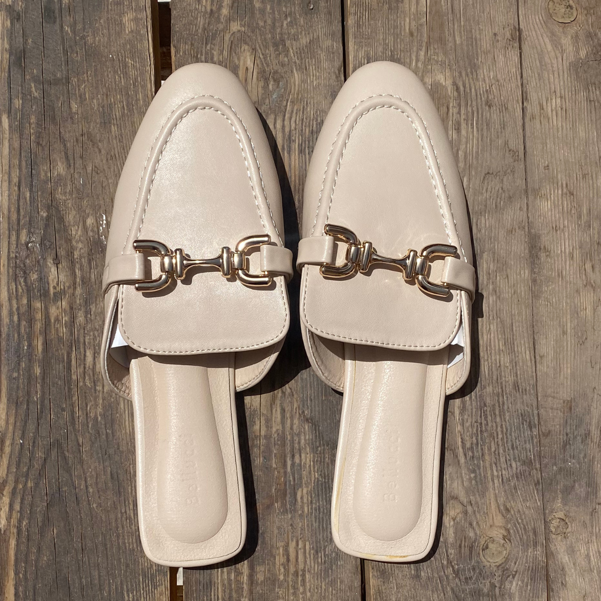 Mules plates en cuir- Beige