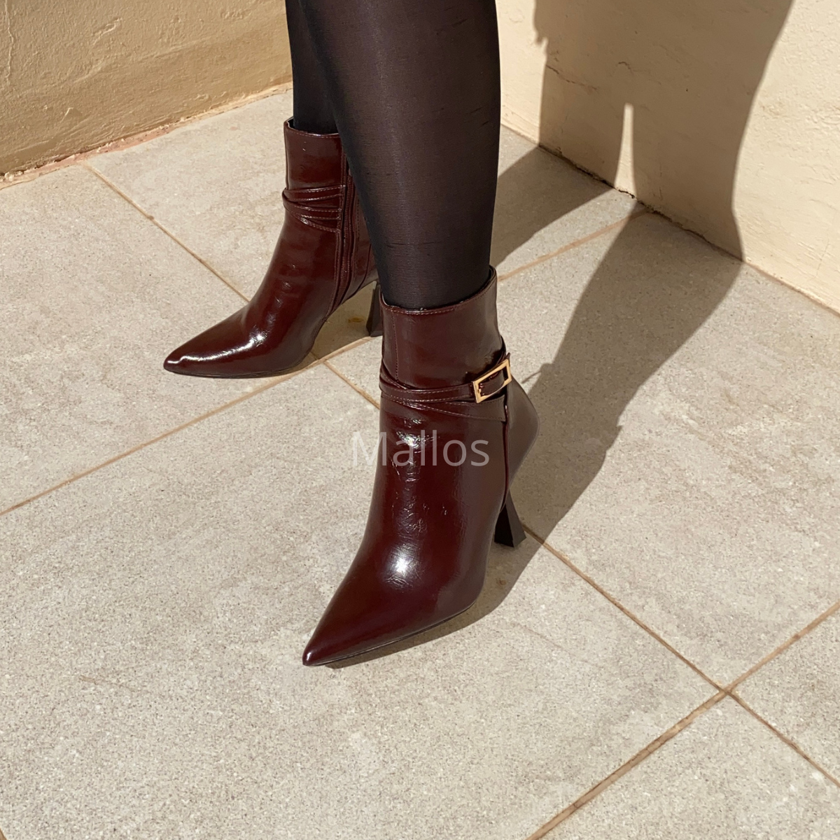 BOTTINES BORDEAUX ; BOTTINES POUR FEMME ; BOTTINE ; BOTTINE AVEC MOTIF ; BOTTINE A TALON