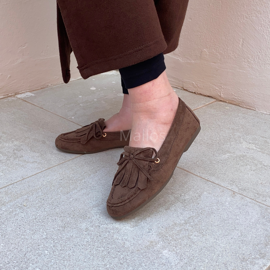 #mocassinsfemme #mocassinmarron #mocassinschic #chaussuresfemme #styleelegant #confortabsolu #fashionfemme #mallos #mallosshoes #lookchic #tendance2026 #mocassindaim #outfitfemme #casualchic #dailylook #fashionmorocco #shopifystore #detailschic #franges