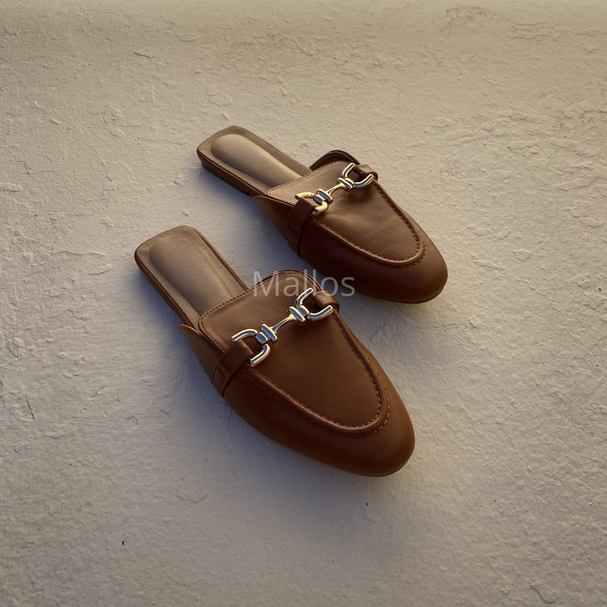 #mulesplates #mocassinsplates #chaussuresplates #stylechic #looktendance #fashionfemme #outfitbeige #confort #tendance2026 #mallos #mallosstyle #mallosfashion