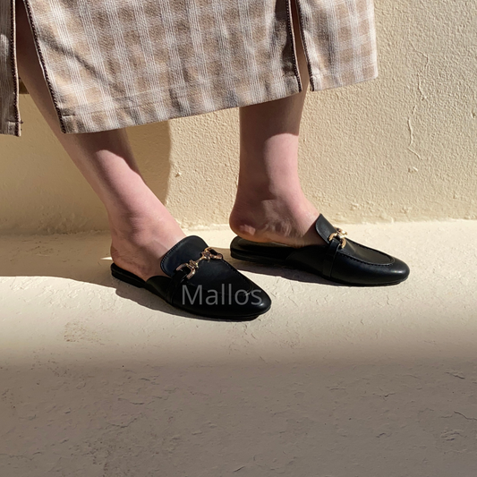 #mules #mocassinsfemme #chaussuresfemme #stylechic #modefemme #looktendance #muleschic #outfitfemme #fashionstyle #shoesaddict #mocassins #noir #elegance #confort #tendance2026 #mallos #mallosstyle #mallosfashion