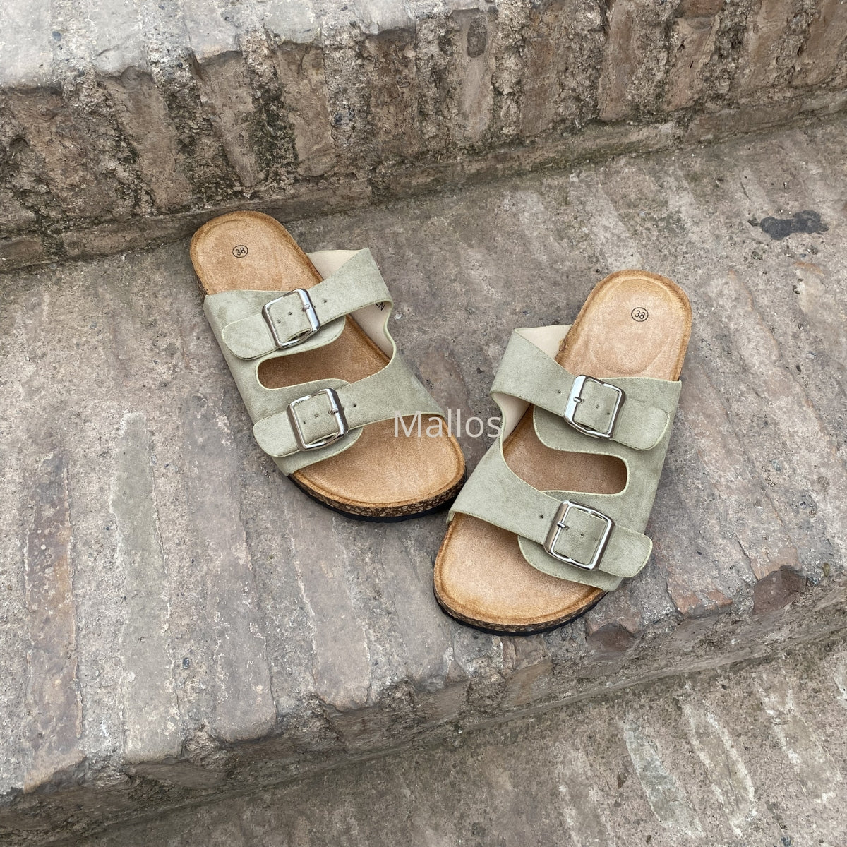 #Sandales #SandalesFemme #SandalesEte #SummerShoes #SummerStyle #ModeFemme #FashionStyle #LookEte #StyleChic #TendanceShopMorocco #BoutiqueEnLigne#Ete2026#Birken
