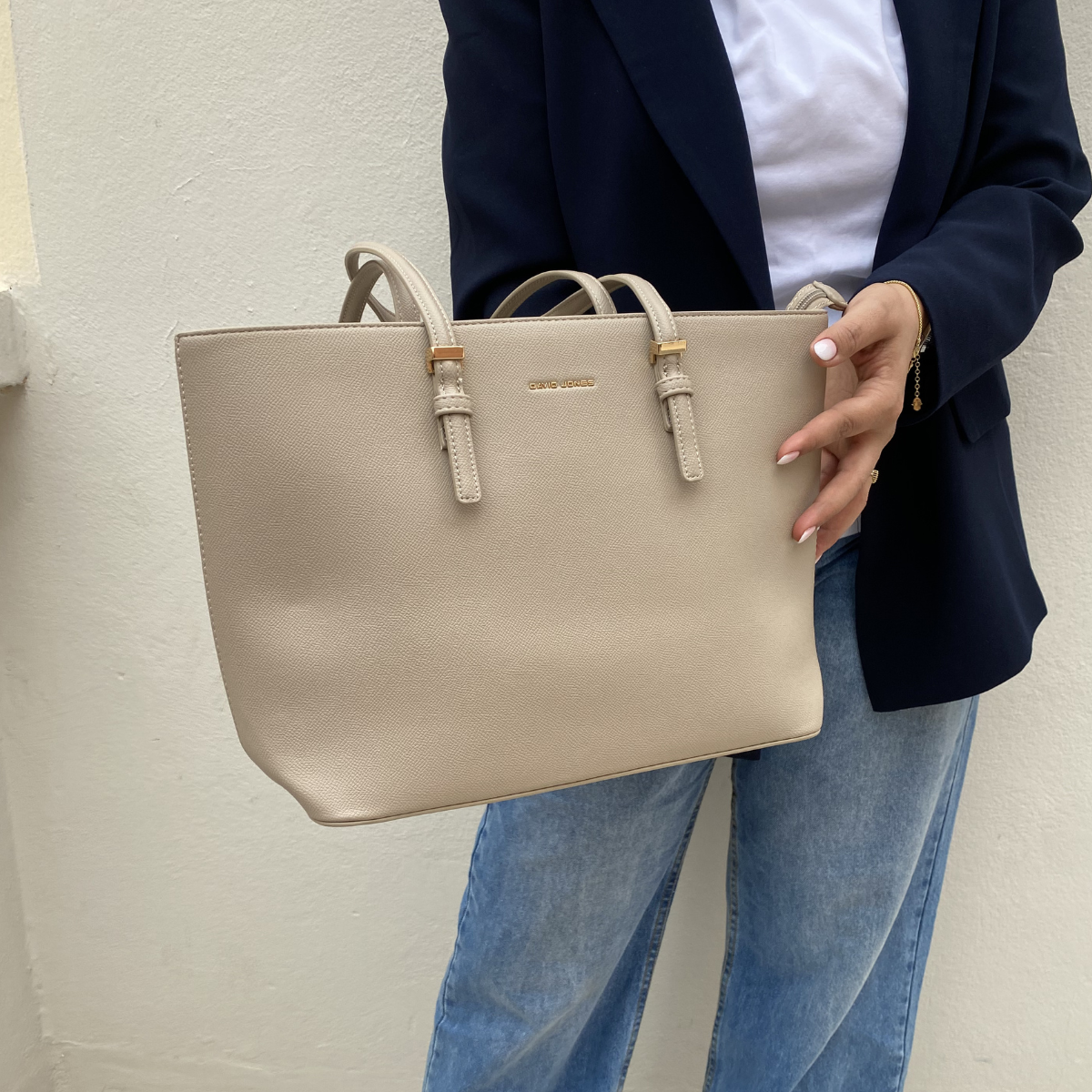 #Mallos #SacFemme #StyleChic #ModeFemme #Tendance #Elegant #DailyBag #FashionStyle #LookDuJour