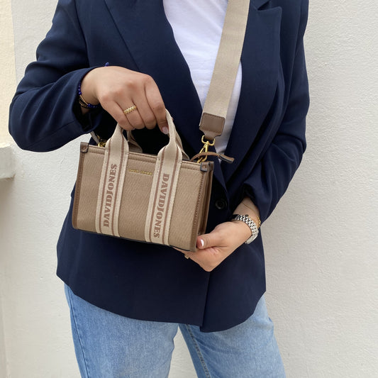 #Mallos #SacFemme #StyleChic #ModeFemme #Tendance #Elegant #DailyBag #FashionStyle #LookDuJour