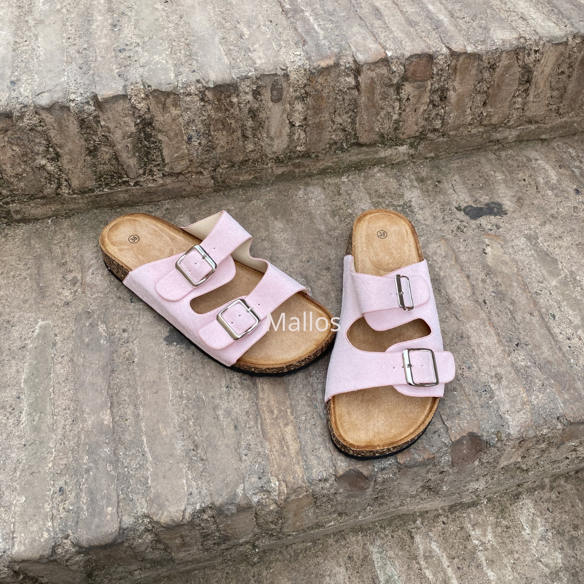 #Sandales #SandalesFemme #SandalesEte #SummerShoes #SummerStyle #ModeFemme #FashionStyle #LookEte #StyleChic #TendanceShopMorocco #BoutiqueEnLigne#Ete2026#Birken