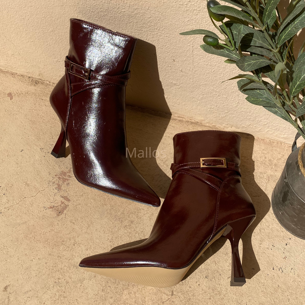 BOTTINES BORDEAUX ; BOTTINES POUR FEMME ; BOTTINE ; BOTTINE AVEC MOTIF ; BOTTINE A TALON 