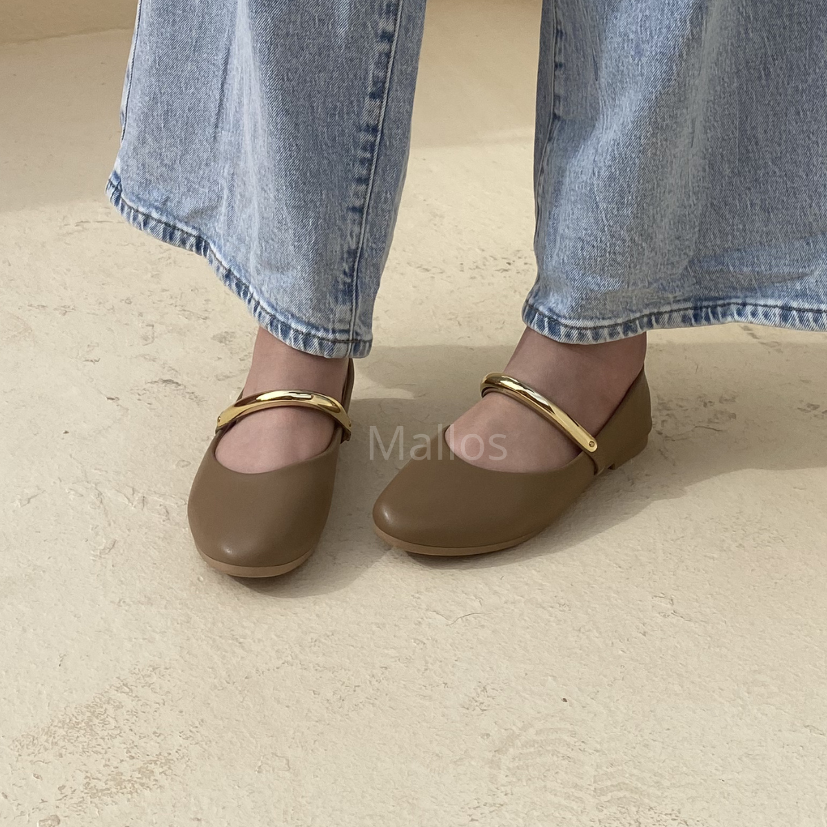 #ballerines #ballerinesfemme #ballerinesbeige #ballerineschic #ballerinesplates #ballerinesconfort #chaussuresfemme #chaussureschic #chaussuresplates #modefemme #lookchic #lookminimaliste #styleelegant #stylefemme #nude #beige #beigestyle #elegance #fashionwomen #outfitfemme #tenuequotidienne #casualchic #tendance2026 #mallos #mallosshoes #mallosfemme #chaussuresmallos #shopmallos #mallosstyle