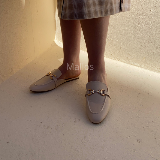 #mulesbeige #mocassinsfemme #chaussuresfemme #stylechic #looktendance #fashionfemme #outfitbeige #muleschic #tendance2026 #mallos #mallosstyle #mallosfashion #beige