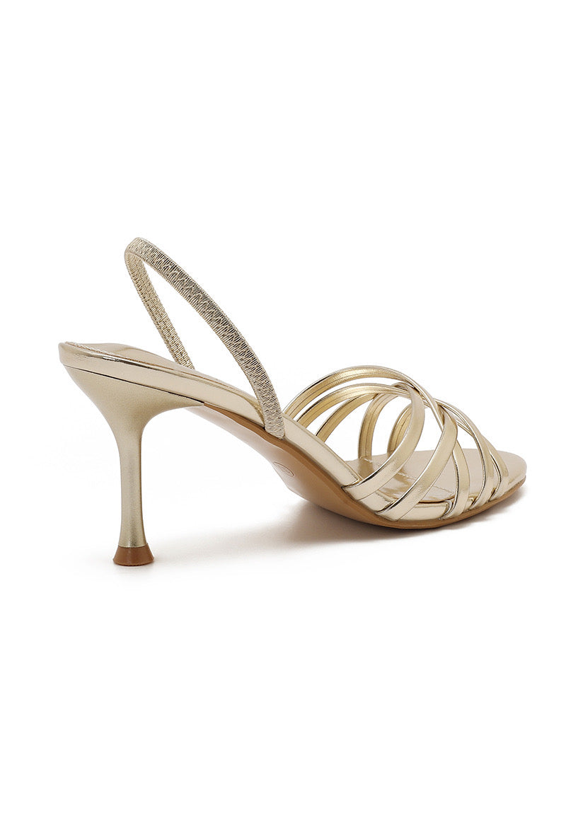 #sandales #sandalesfemme #sandalesdorées #talonfin #chaussuresfemme #chaussuresshopify #looksoirée #chaussureschic #modefemme #styleelegant #sandaleschic #mariage #soiree #tenuefemme #fashionwoman #goldsandals #bridesfines #elegance #mallos #mallosshoes #chaussuresmaroc #tendance2026 #styleglamour #outfitsoirée