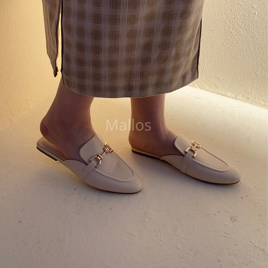 #mulesbeige #mocassinsfemme #chaussuresfemme #stylechic #looktendance #fashionfemme #outfitbeige #muleschic #tendance2026 #mallos #mallosstyle #mallosfashion #beige