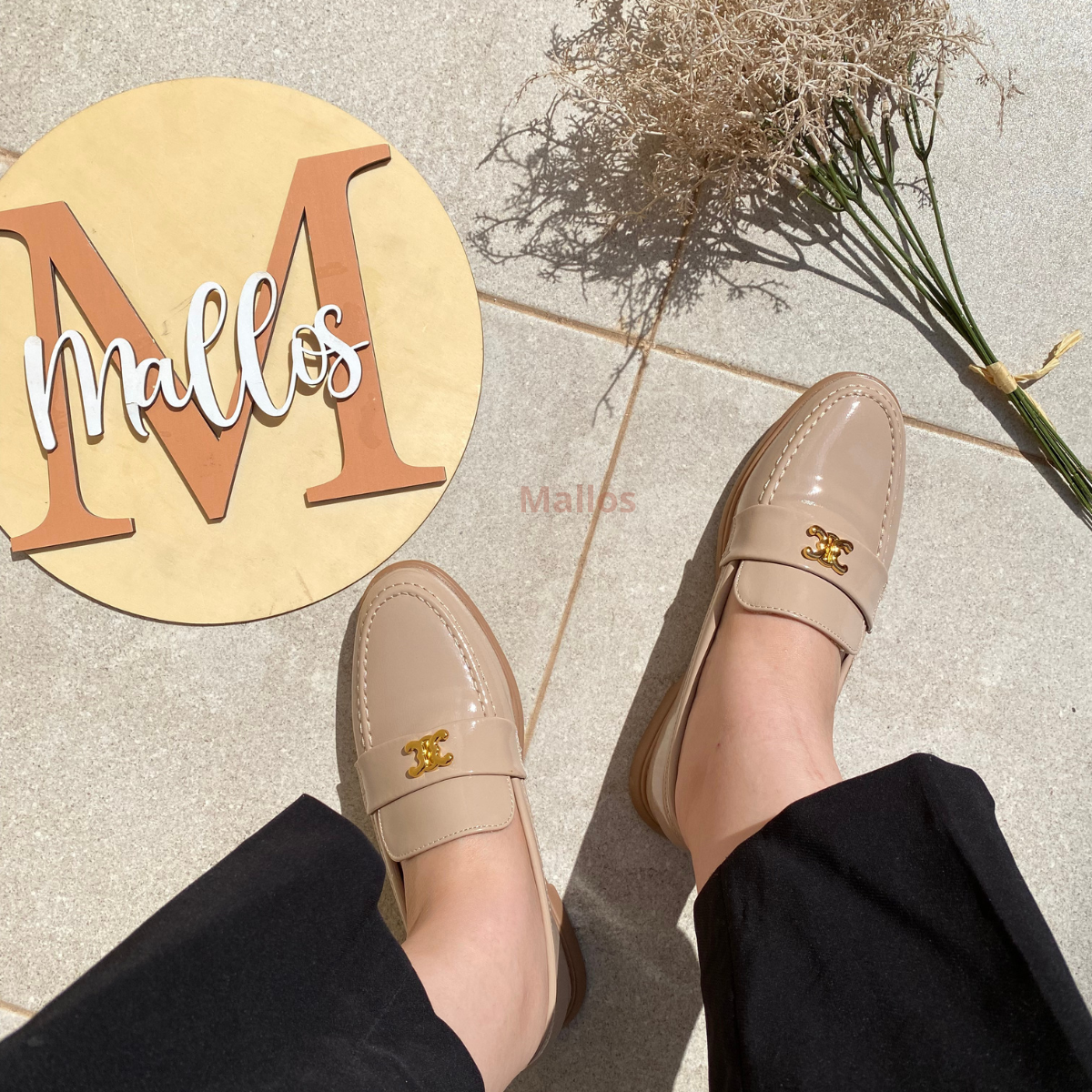 mocassin beige . mocassin vc motifs doré . mocassin mallos . mocasin 