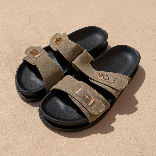 sandale en daim . sandale ete . sandale femme . sandale maroc . chaussure femme . chaussure maroc 