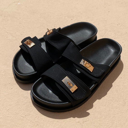 sandale plat . sandale ete . Sandale maroc . sandale femme . sandale confortable . chaussure femme . sandale en daim .