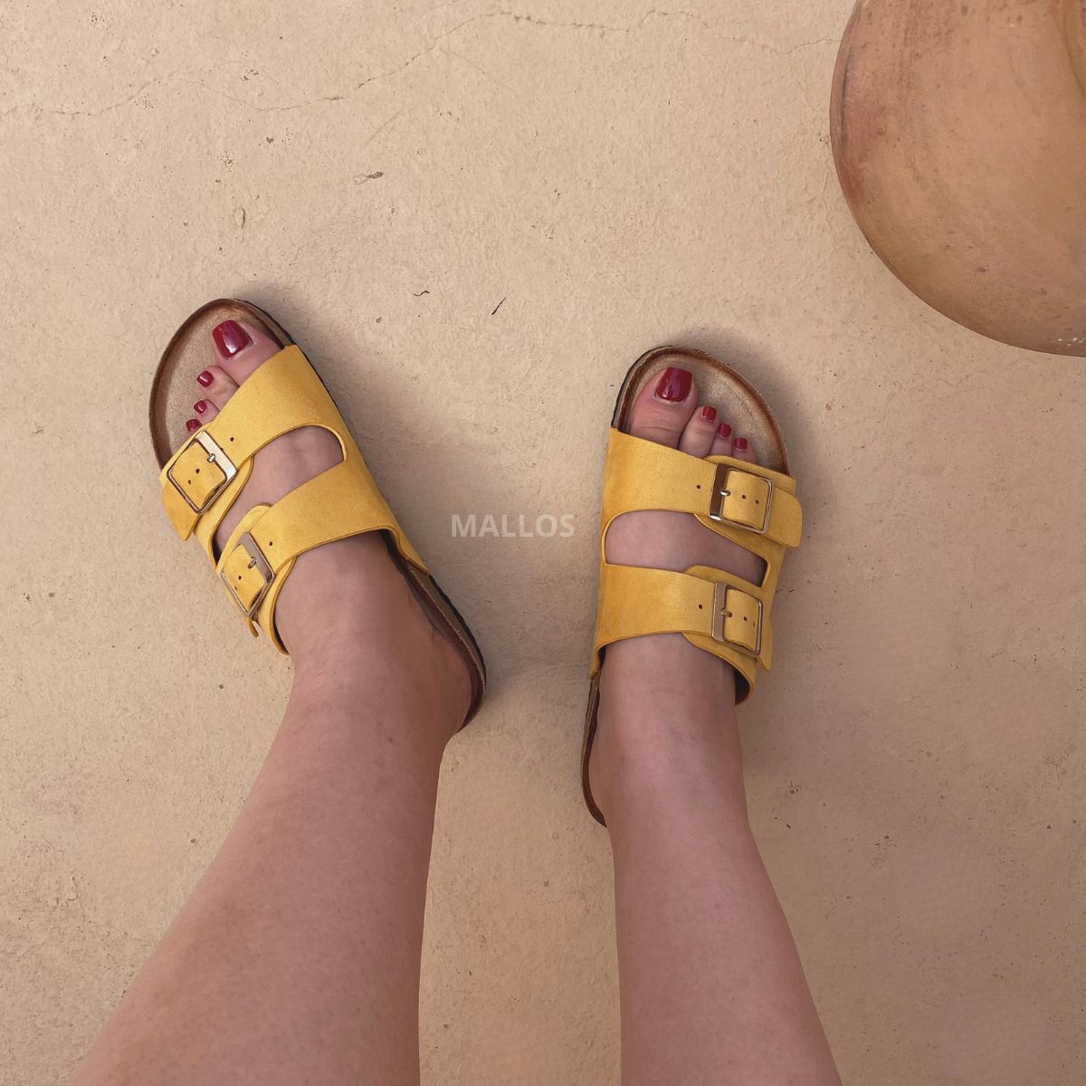 sandale yellow . sandale pour femme . sandale femme . sandale ete . sandale birken . sandale france 
